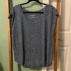 UNIVERSAL THREAD white/blue striped top